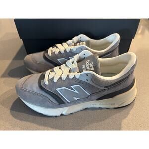NWT New Balance 997r Women's size 7.5